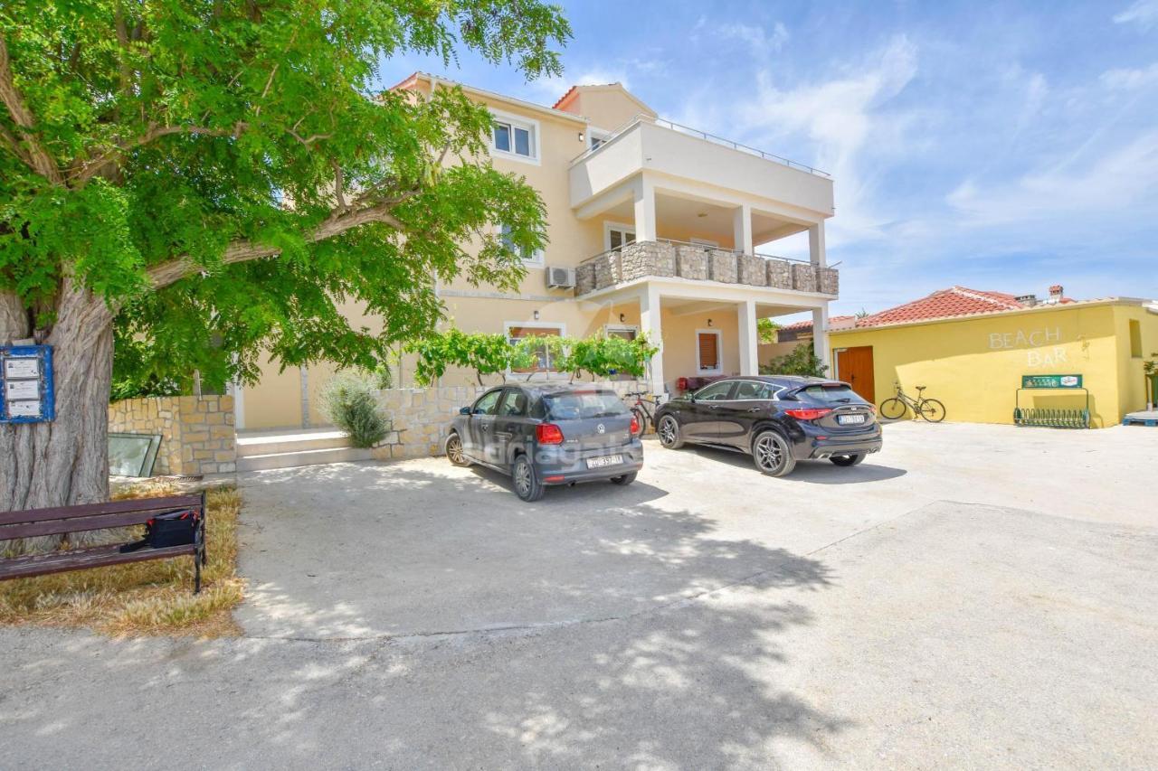 Apartment L And S On The Beach Ugrinici 외부 사진