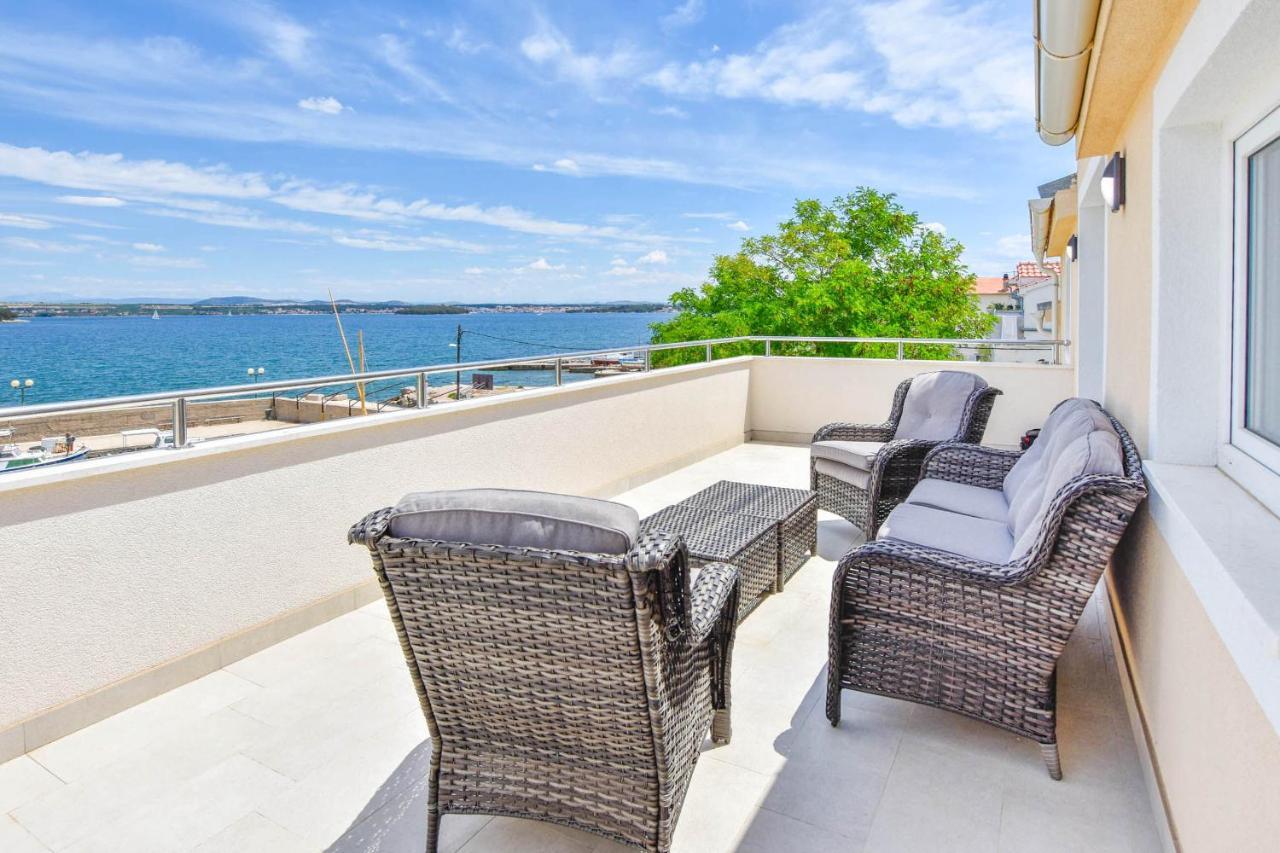 Apartment L And S On The Beach Ugrinici 외부 사진