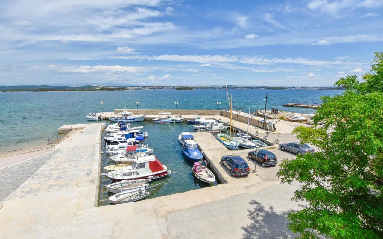 Apartment L And S On The Beach Ugrinici 외부 사진