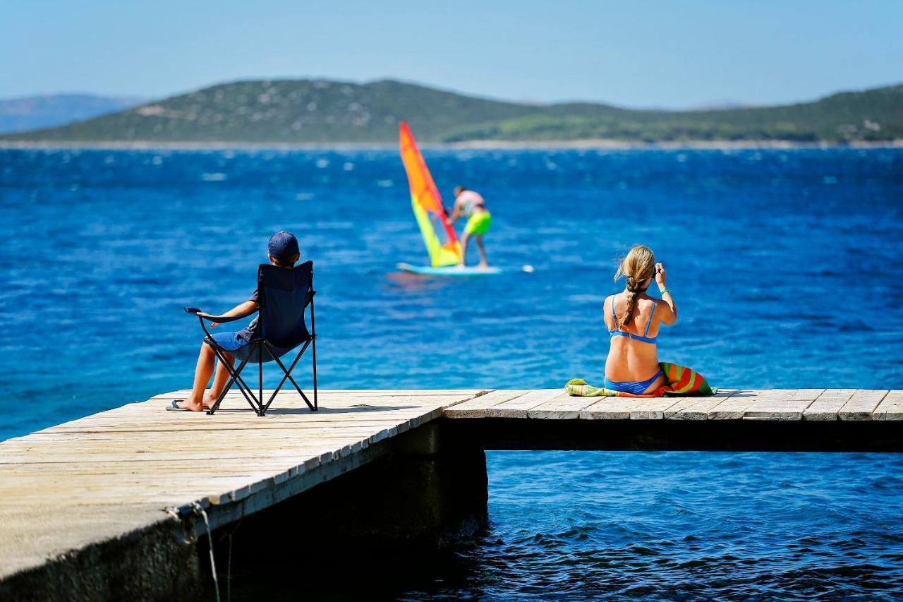 Apartment L And S On The Beach Ugrinici 외부 사진